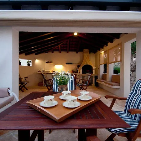 House Mrcela 200m From Σπίτι διακοπών