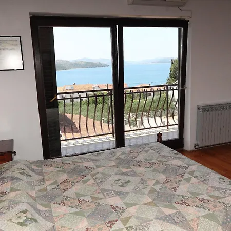 House Mrcela 200m From Σπίτι διακοπών