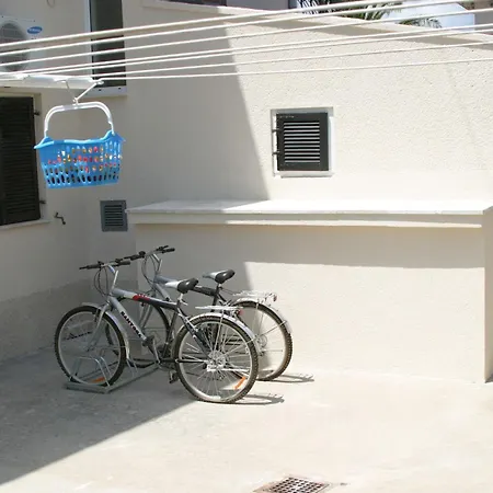 Σπίτι διακοπών House Mrcela 200m From *