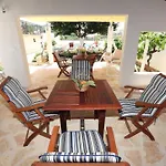 Σπίτι διακοπών House Mrcela 200m From *