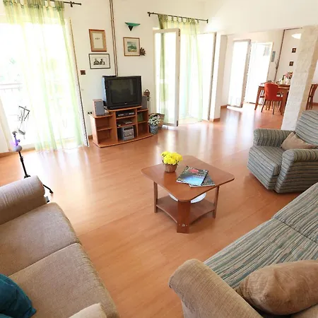 度假居 House Mrcela 200m From 特罗吉尔